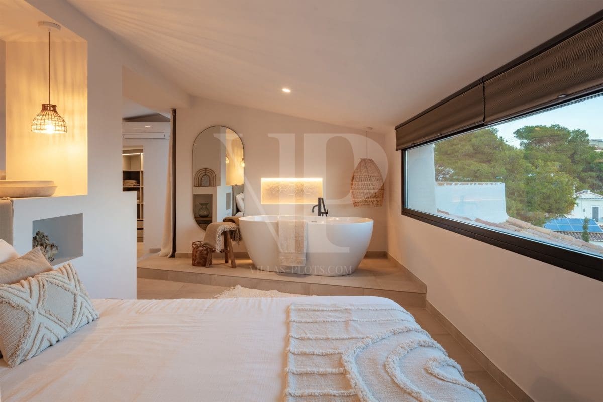 5 bedroom Villa for sale in Javea / Xabia with pool - € 1,999,950 (Ref: 9444953)