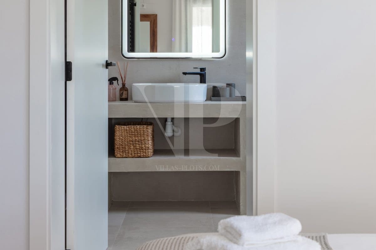 5 bedroom Villa for sale in Javea / Xabia with pool - € 1,999,950 (Ref: 9444953)