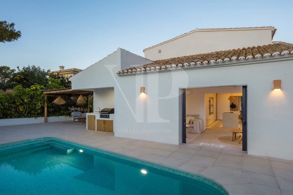 5 bedroom Villa for sale in Javea / Xabia with pool - € 1,999,950 (Ref: 9444953)