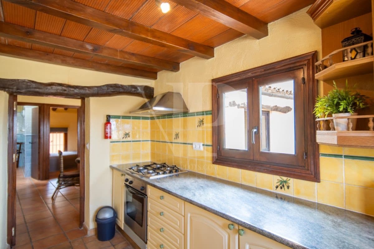 7 makuuhuone Omakotitalo myytävänä paikassa Parcent - 399 000 € (Ref: 9523530)