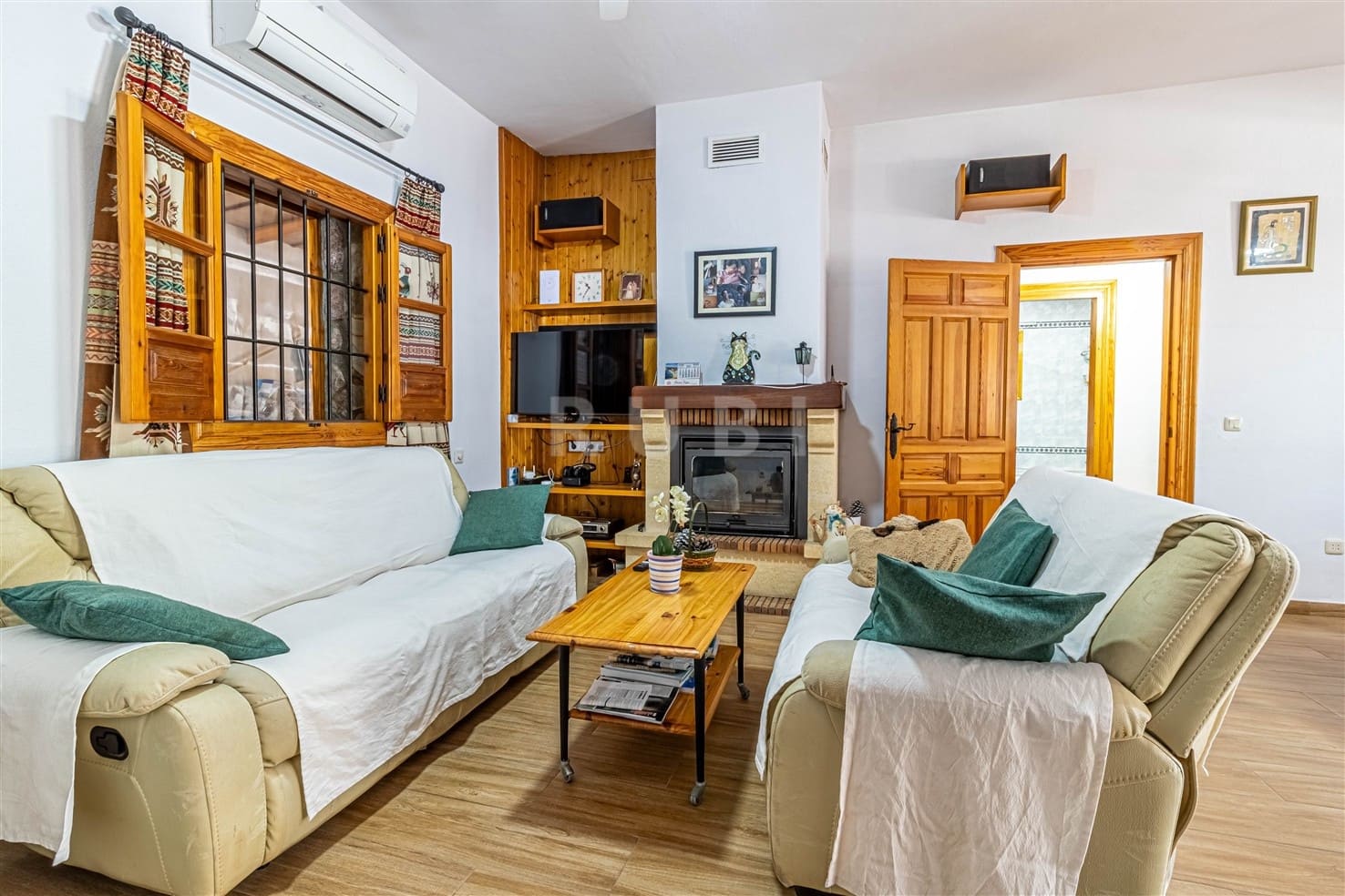 3 soverom Finca/Herregård til salgs i Orgiva med svømmebasseng garasje - € 480 000 (Ref: 10077269)