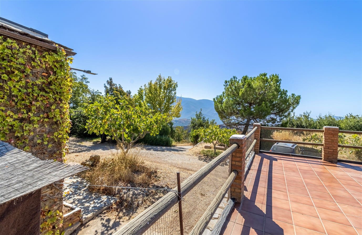 Finca/Casa Rural de 3 habitaciones en Lanjarón en venta con piscina garaje - 350.000 € (Ref: 10100855)