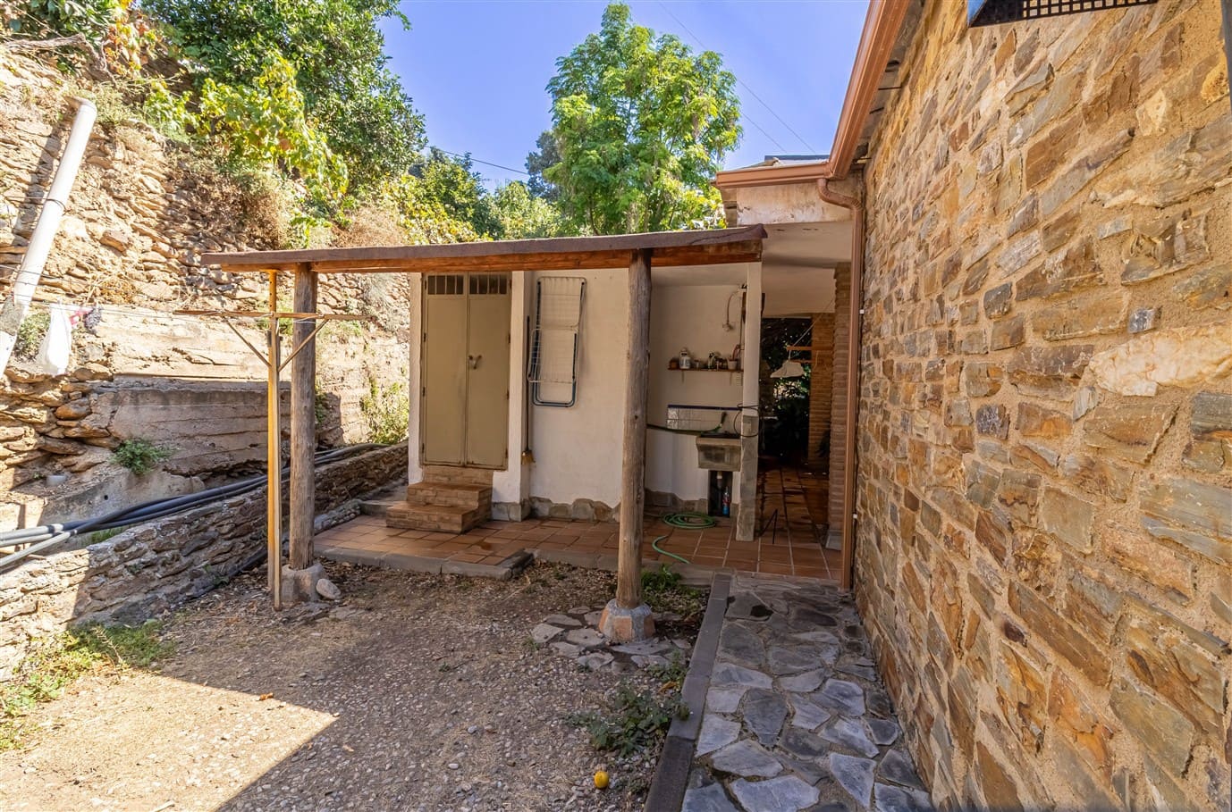 Finca/Casa Rural de 3 habitaciones en Lanjarón en venta con piscina garaje - 350.000 € (Ref: 10100855)