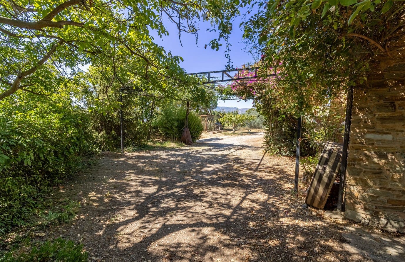 Finca/Casa Rural de 3 habitaciones en Lanjarón en venta con piscina garaje - 350.000 € (Ref: 10100855)
