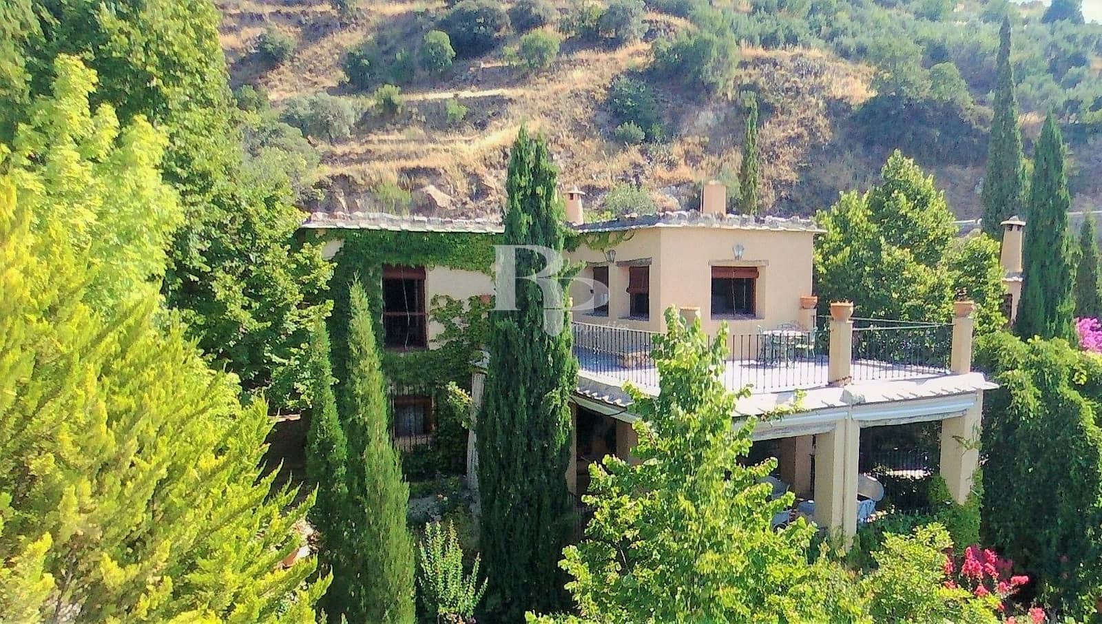 4 bedroom Finca/Country House for sale in Orgiva with pool garage €