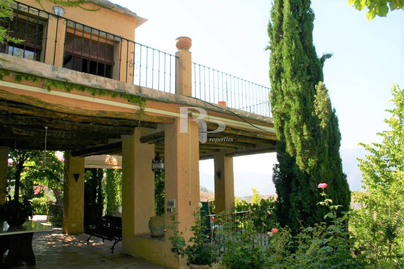 4 bedroom Finca/Country House for sale in Orgiva with pool garage €