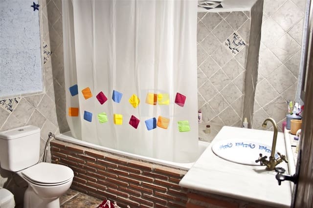 4 quarto Quinta/Casa Rural para venda em Orgiva com piscina garagem - 400 000 € (Ref: 5919742)