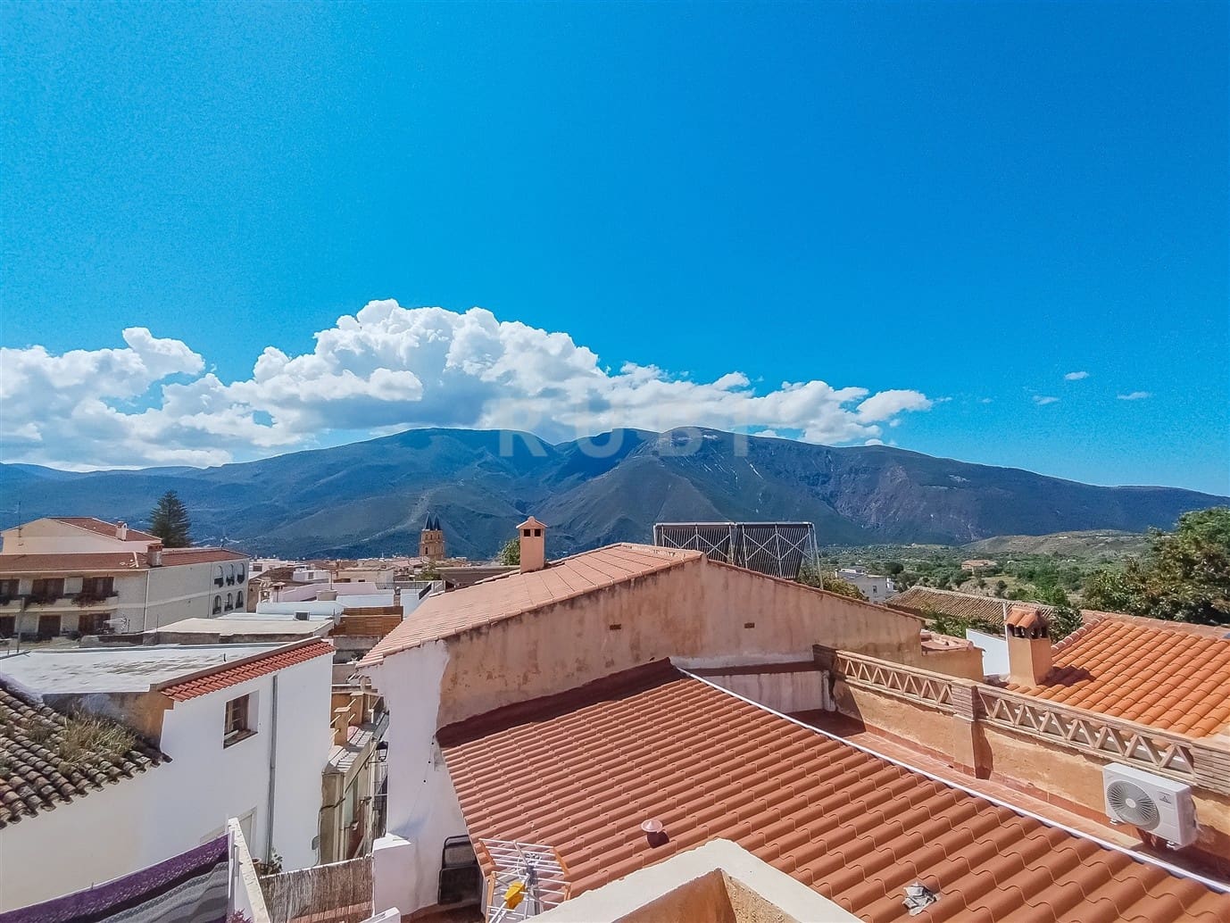 4 soveværelse Byhus til salg i Orgiva - € 110.000 (Ref: 9013897)