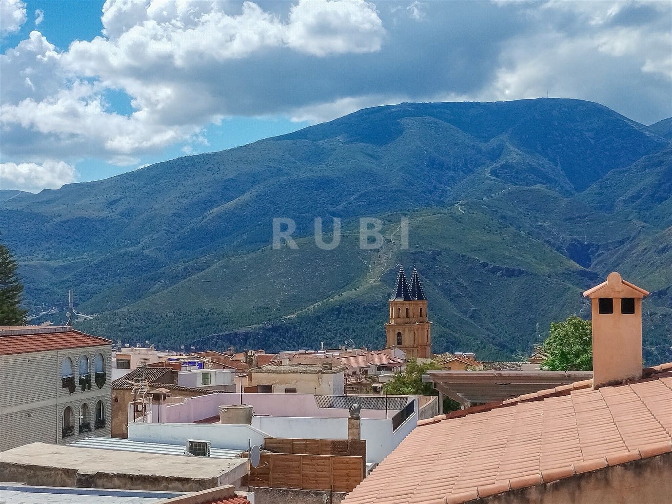 4 soveværelse Byhus til salg i Orgiva - € 110.000 (Ref: 9013897)