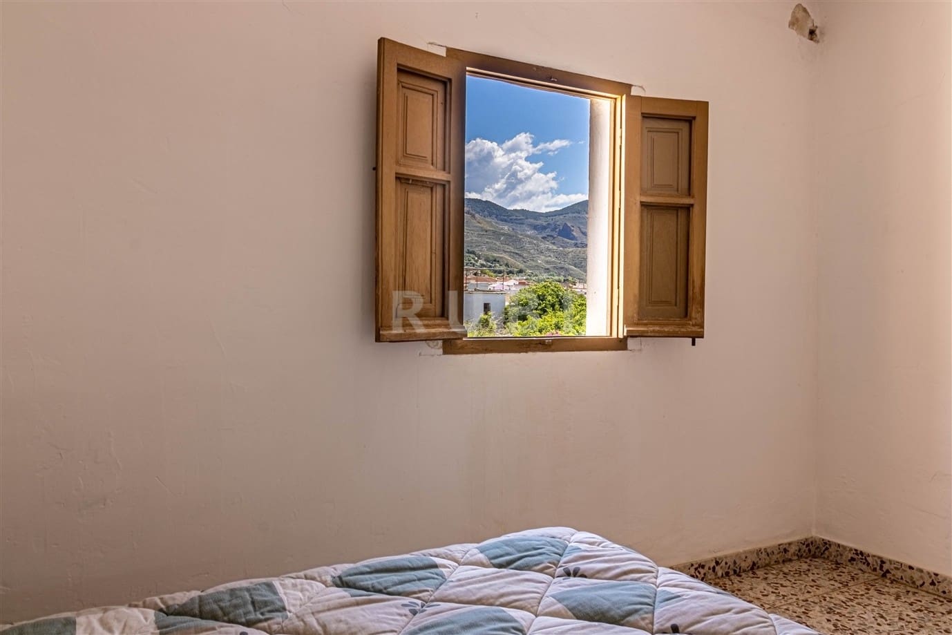 4 soveværelse Byhus til salg i Orgiva - € 110.000 (Ref: 9013897)