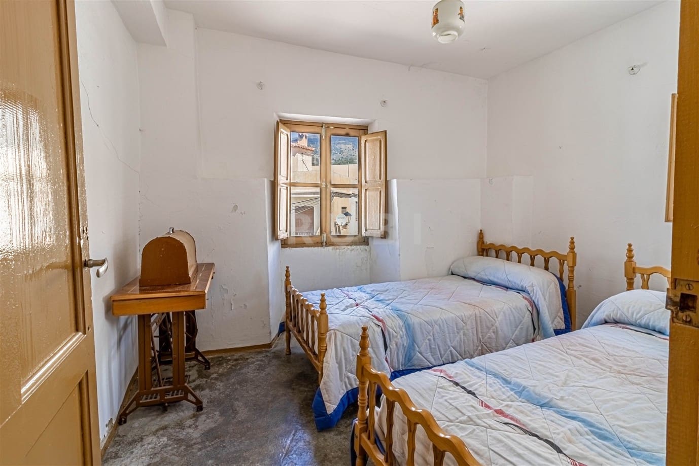 4 soveværelse Byhus til salg i Orgiva - € 110.000 (Ref: 9013897)