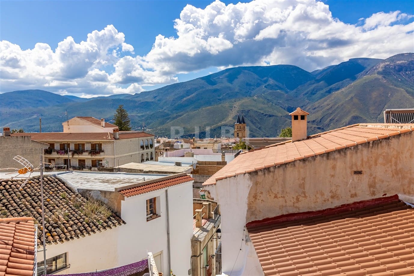 4 soveværelse Byhus til salg i Orgiva - € 110.000 (Ref: 9013897)