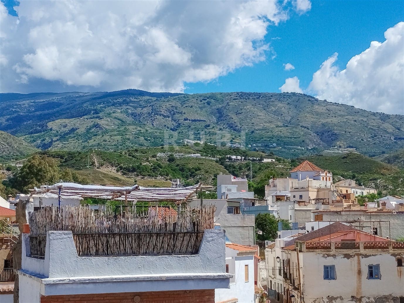 4 soveværelse Byhus til salg i Orgiva - € 110.000 (Ref: 9013897)