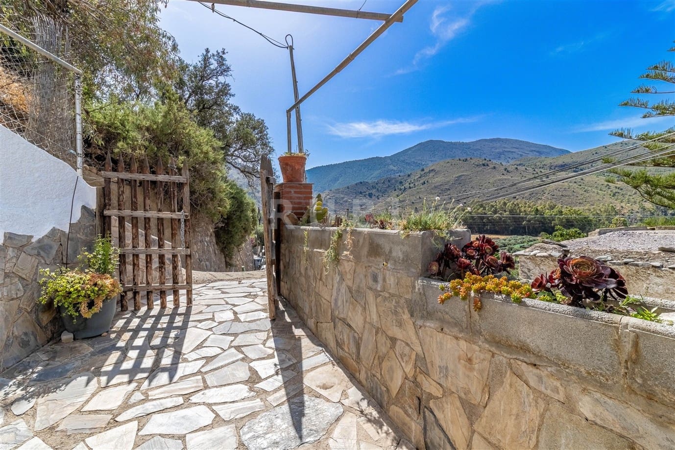 3 soveværelse Finca/Landehus til salg i Orgiva med garage - € 150.000 (Ref: 9111410)