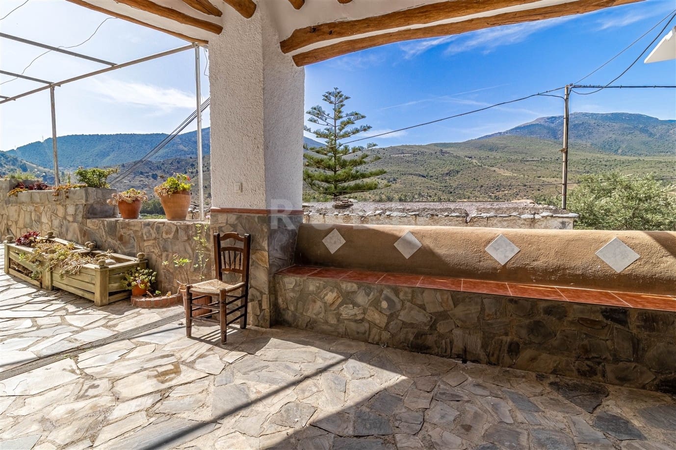 3 soveværelse Finca/Landehus til salg i Orgiva med garage - € 150.000 (Ref: 9111410)