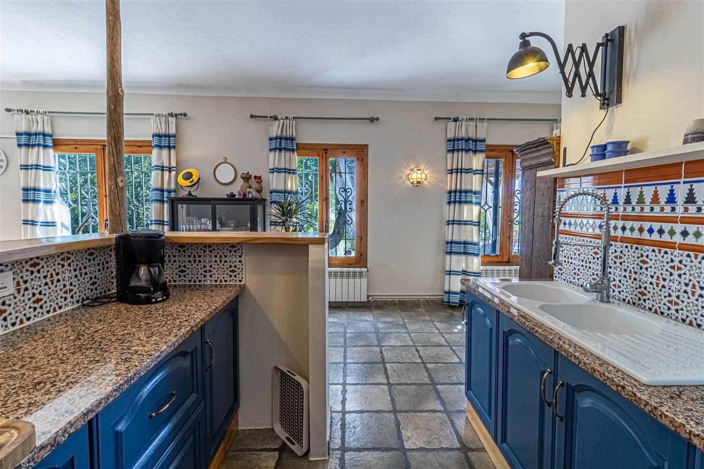 3 soveværelse Finca/Landehus til salg i Yegen med garage - € 210.000 (Ref: 9231779)