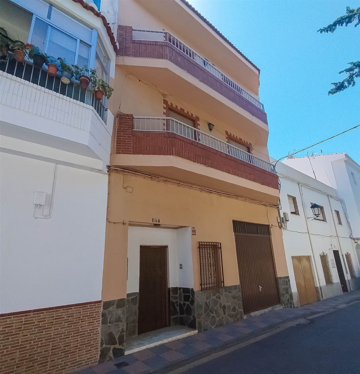 6 bedroom Townhouse for sale in Orgiva with garage - € 190,000 (Ref: 9311911)