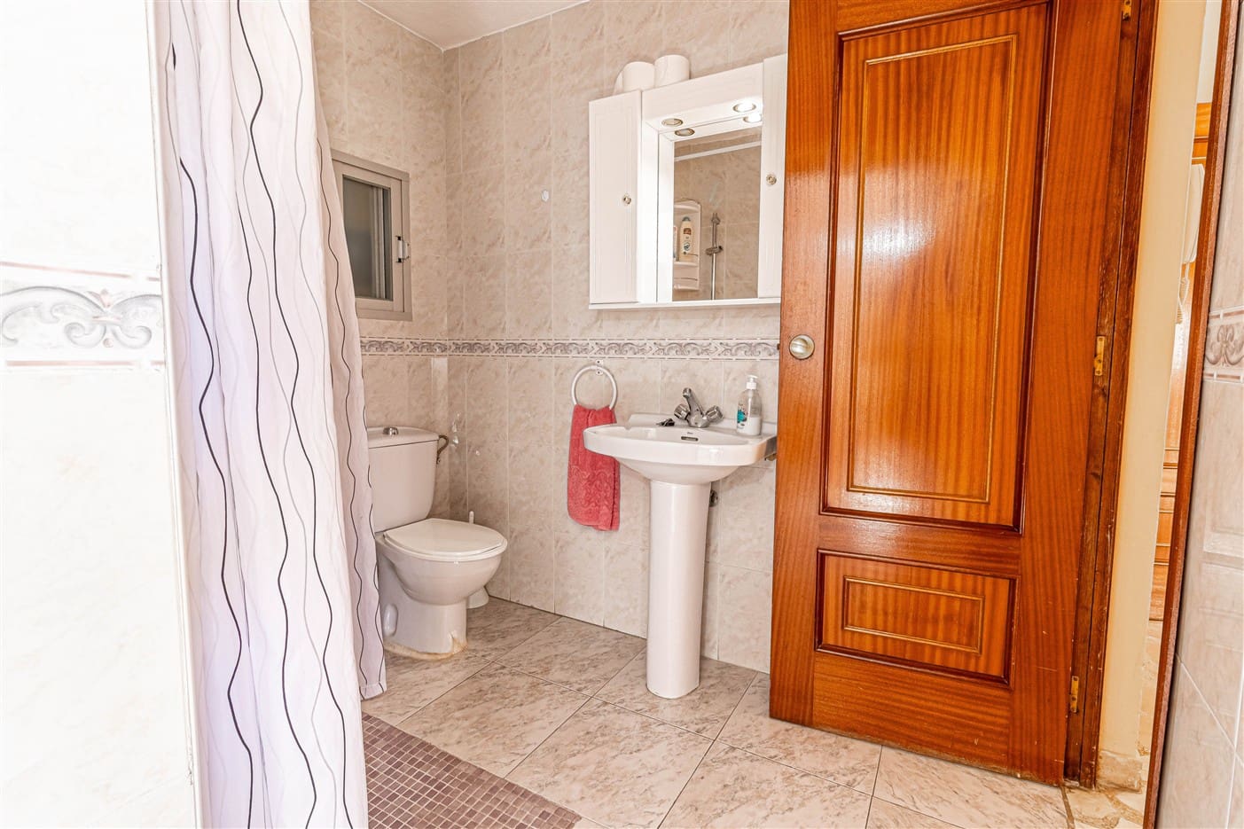 6 bedroom Townhouse for sale in Orgiva with garage - € 190,000 (Ref: 9311911)