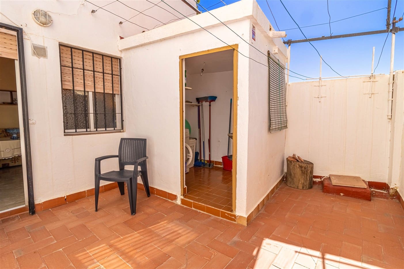 6 bedroom Townhouse for sale in Orgiva with garage - € 190,000 (Ref: 9311911)