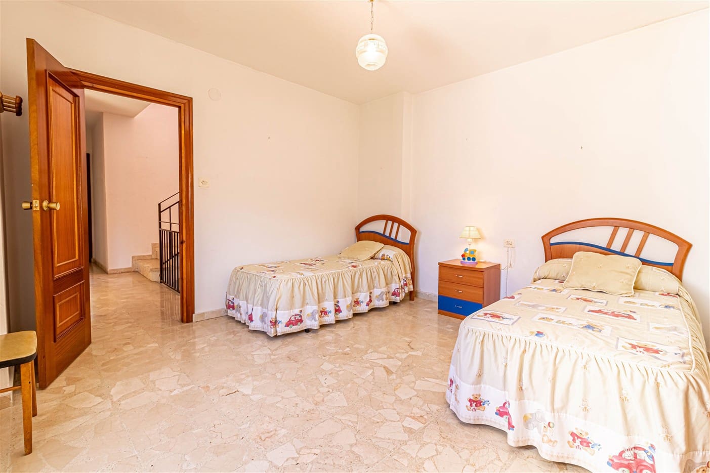 6 bedroom Townhouse for sale in Orgiva with garage - € 190,000 (Ref: 9311911)