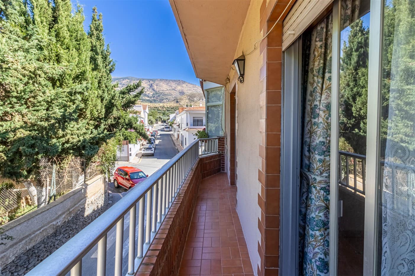 6 bedroom Townhouse for sale in Orgiva with garage - € 190,000 (Ref: 9311911)