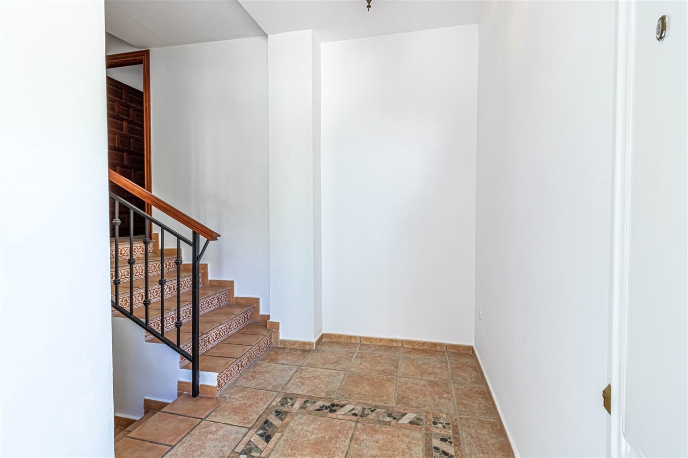 5 slaapkamer Halfvrijstaande villa te koop in El Pinar met zwembad garage - € 350.000 (Ref: 9311912)