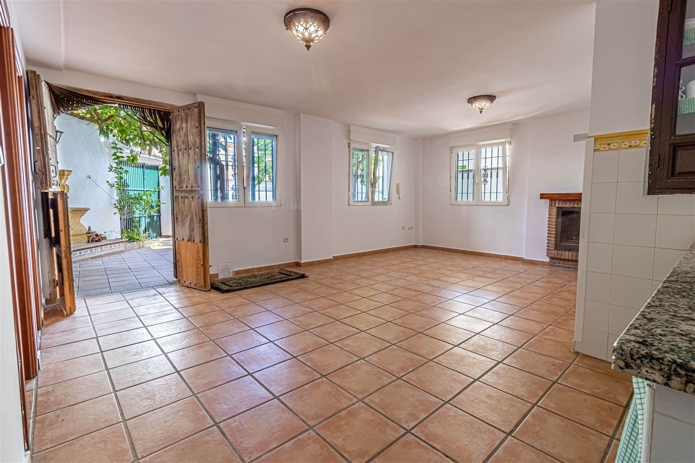 5 slaapkamer Halfvrijstaande villa te koop in El Pinar met zwembad garage - € 350.000 (Ref: 9311912)