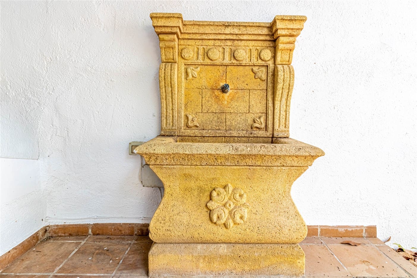 5 slaapkamer Halfvrijstaande villa te koop in El Pinar met zwembad garage - € 350.000 (Ref: 9311912)