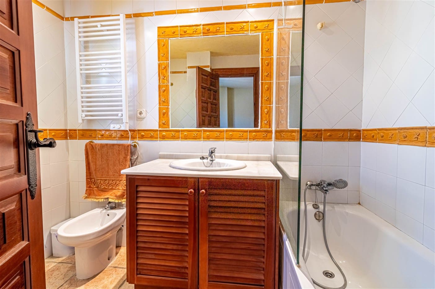 5 slaapkamer Halfvrijstaande villa te koop in El Pinar met zwembad garage - € 350.000 (Ref: 9311912)