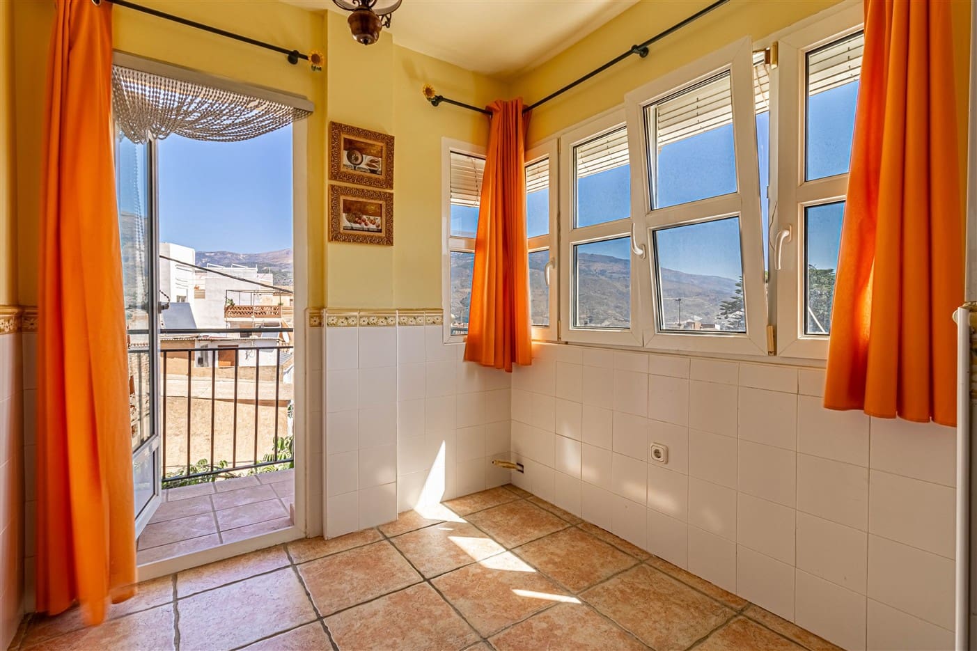 5 slaapkamer Halfvrijstaande villa te koop in El Pinar met zwembad garage - € 350.000 (Ref: 9311912)