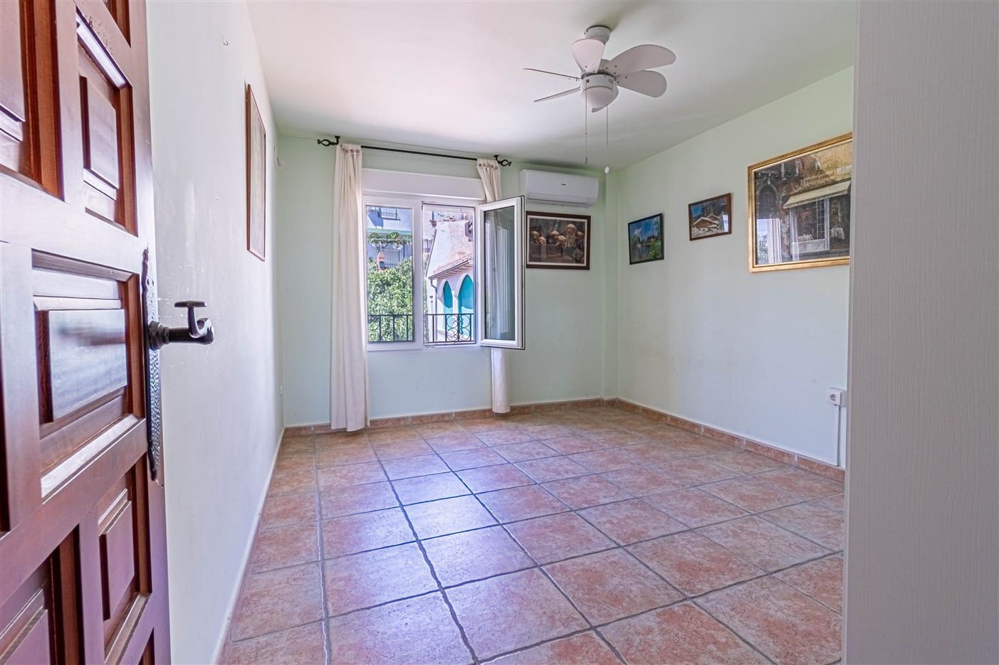 5 slaapkamer Halfvrijstaande villa te koop in El Pinar met zwembad garage - € 350.000 (Ref: 9311912)