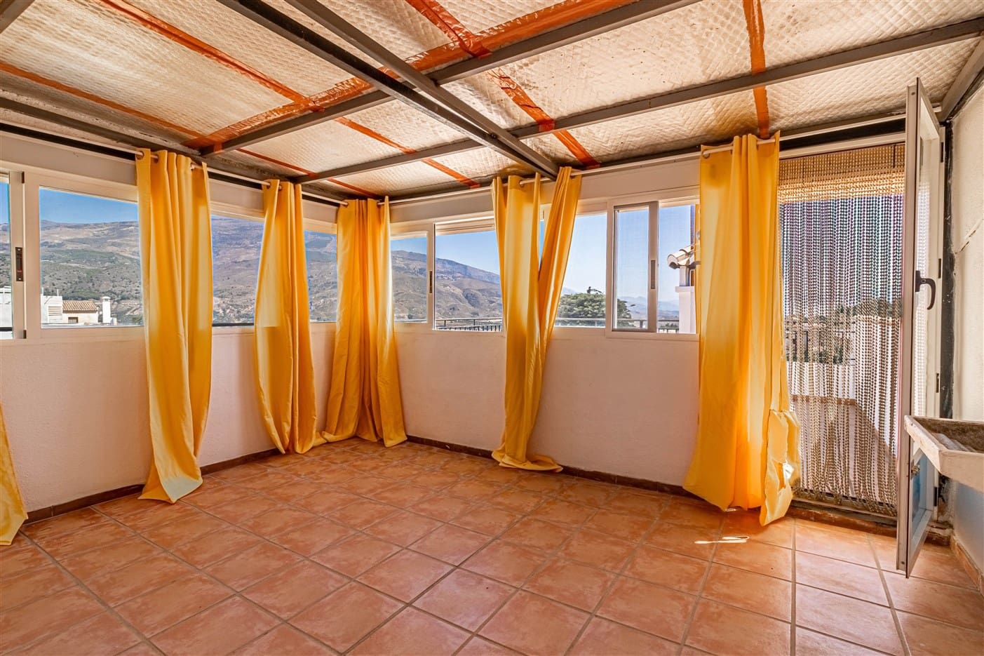 5 slaapkamer Halfvrijstaande villa te koop in El Pinar met zwembad garage - € 350.000 (Ref: 9311912)