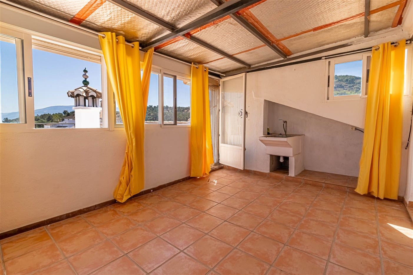 5 slaapkamer Halfvrijstaande villa te koop in El Pinar met zwembad garage - € 350.000 (Ref: 9311912)