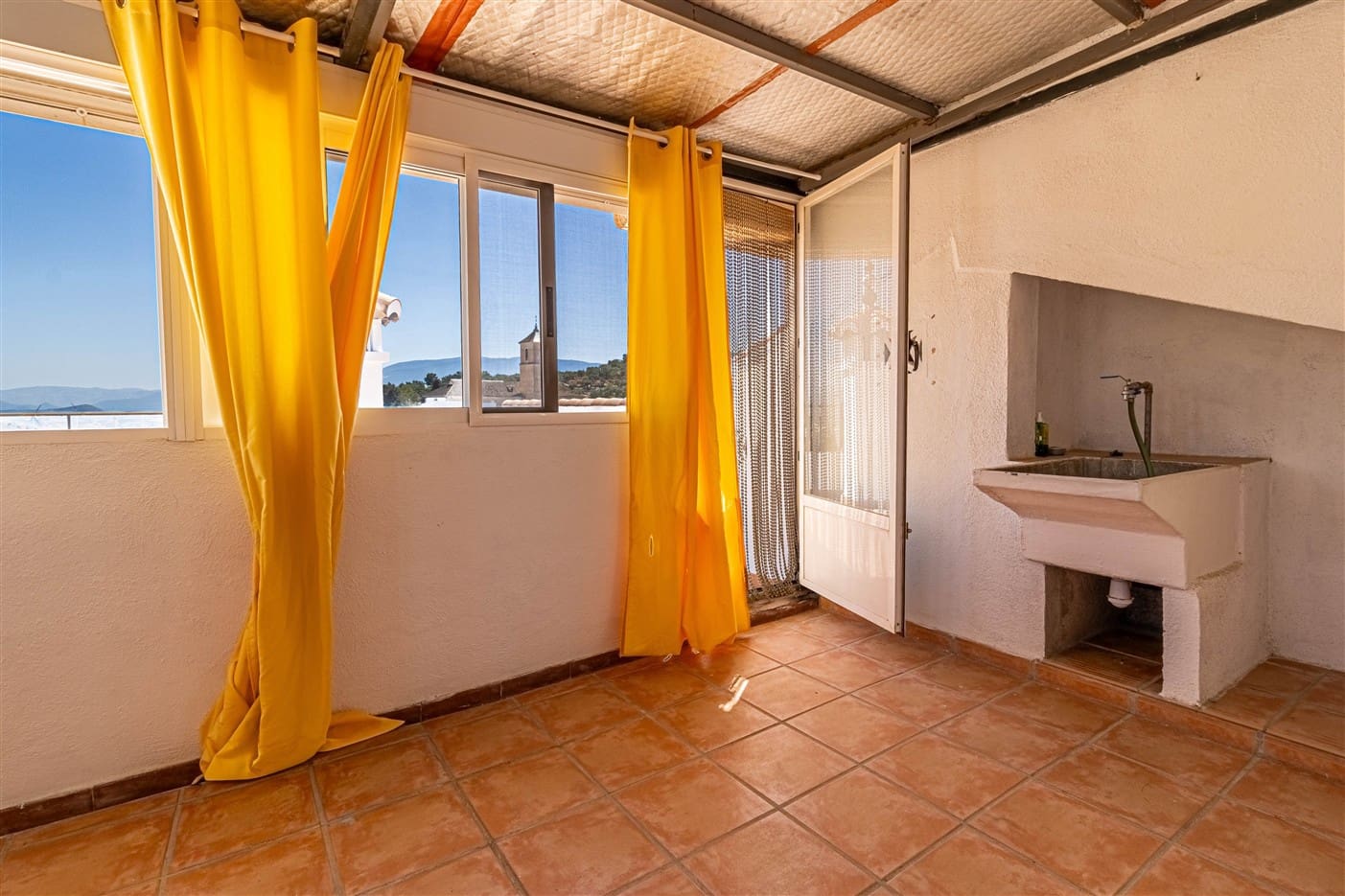 5 slaapkamer Halfvrijstaande villa te koop in El Pinar met zwembad garage - € 350.000 (Ref: 9311912)