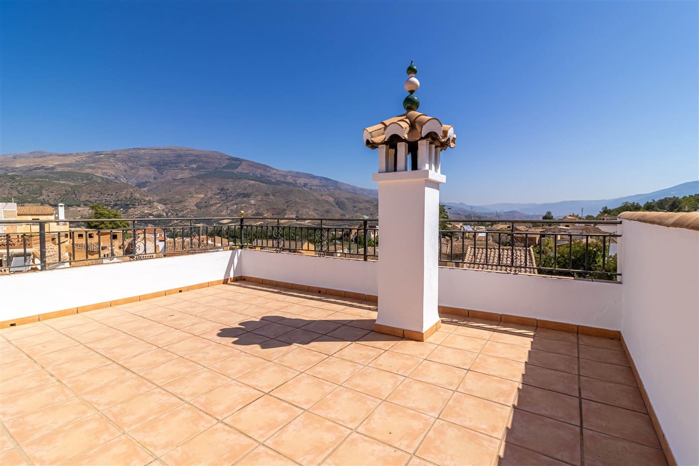 5 slaapkamer Halfvrijstaande villa te koop in El Pinar met zwembad garage - € 350.000 (Ref: 9311912)