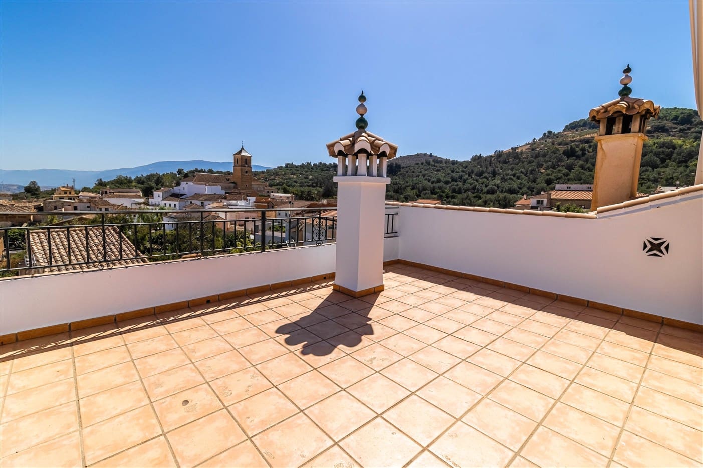 5 slaapkamer Halfvrijstaande villa te koop in El Pinar met zwembad garage - € 350.000 (Ref: 9311912)