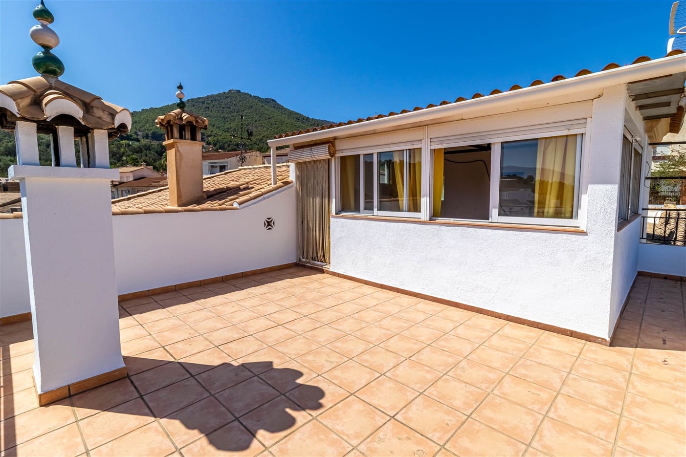 5 slaapkamer Halfvrijstaande villa te koop in El Pinar met zwembad garage - € 350.000 (Ref: 9311912)