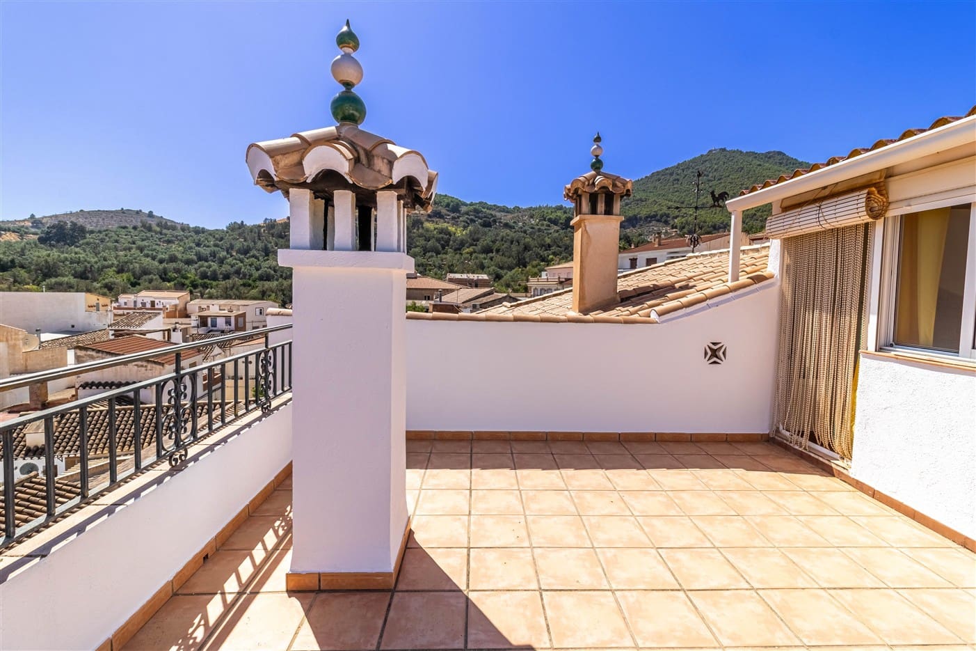 5 slaapkamer Halfvrijstaande villa te koop in El Pinar met zwembad garage - € 350.000 (Ref: 9311912)