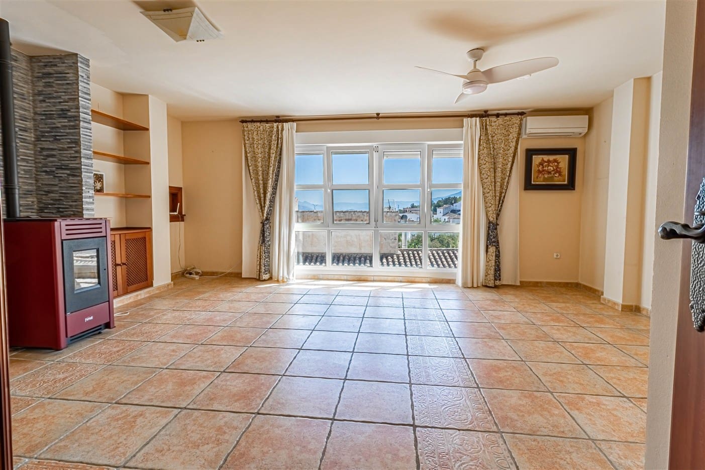 5 slaapkamer Halfvrijstaande villa te koop in El Pinar met zwembad garage - € 350.000 (Ref: 9311912)