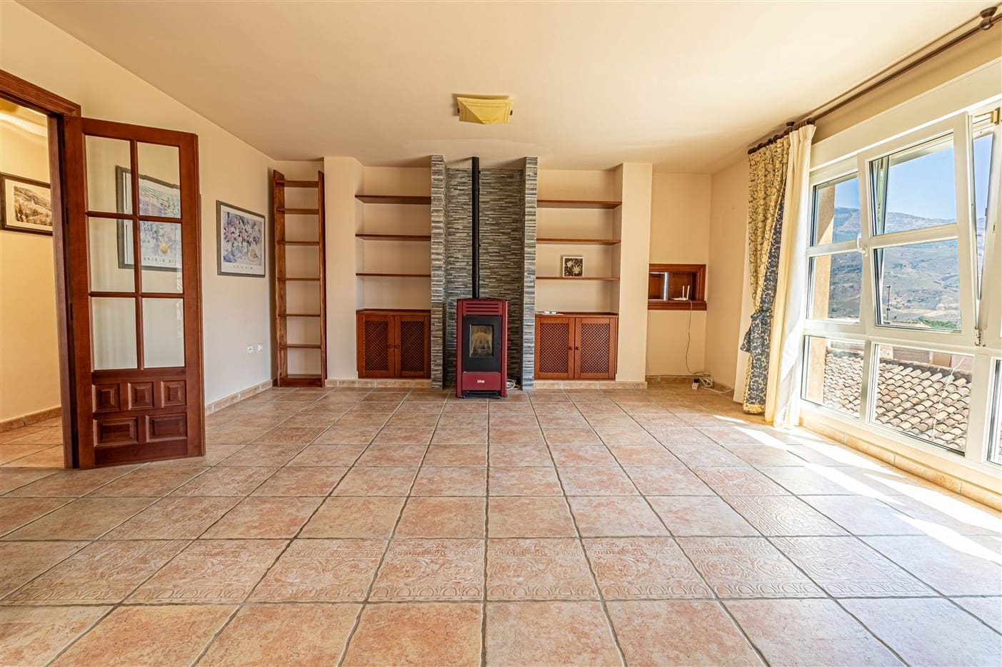 5 slaapkamer Halfvrijstaande villa te koop in El Pinar met zwembad garage - € 350.000 (Ref: 9311912)