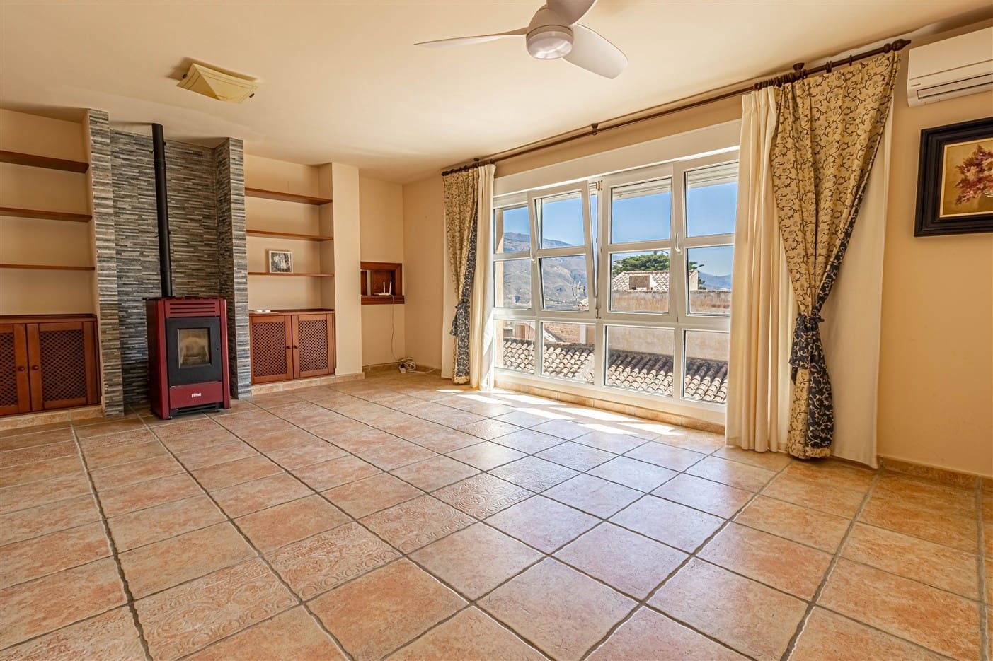 5 slaapkamer Halfvrijstaande villa te koop in El Pinar met zwembad garage - € 350.000 (Ref: 9311912)