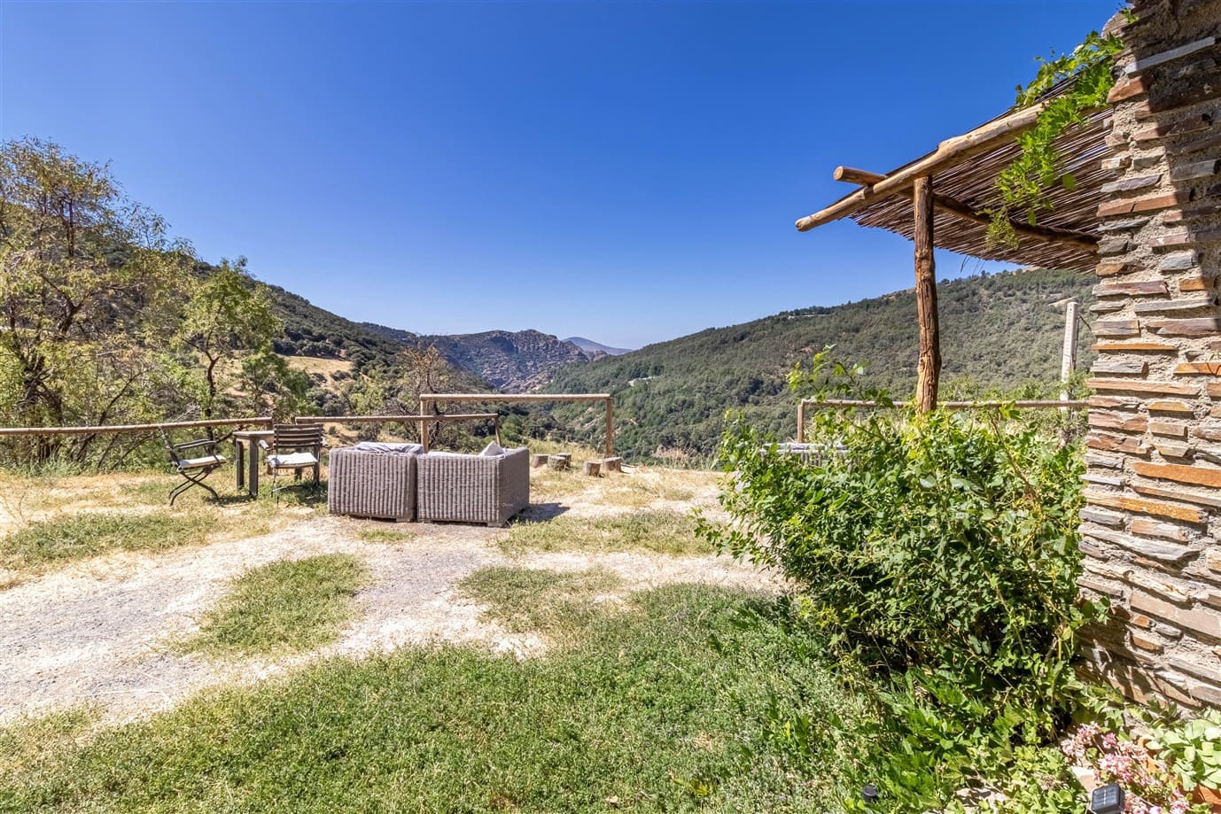 16 slaapkamer Finca/Landhuis te koop in Trevelez met zwembad garage - € 490.000 (Ref: 9360494)