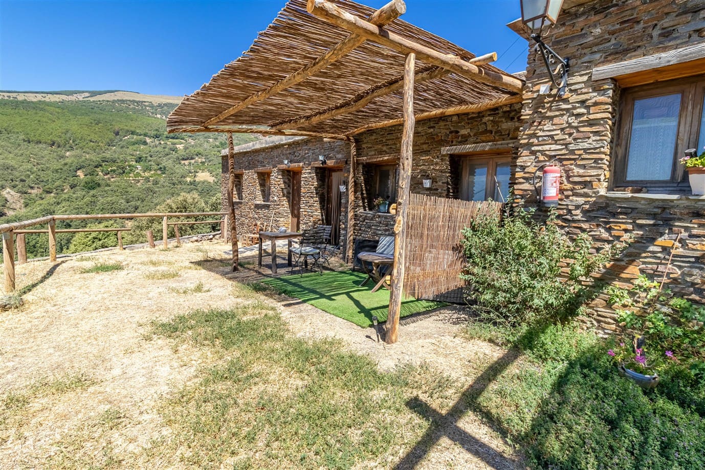 16 slaapkamer Finca/Landhuis te koop in Trevelez met zwembad garage - € 490.000 (Ref: 9360494)