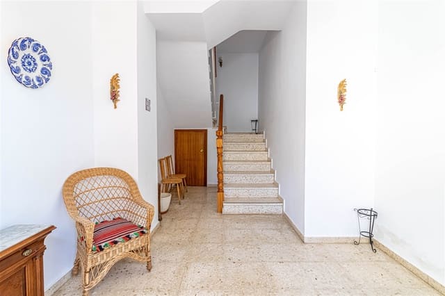 4 soveværelse Byhus til salg i Orgiva med garage - € 220.000 (Ref: 9618631)