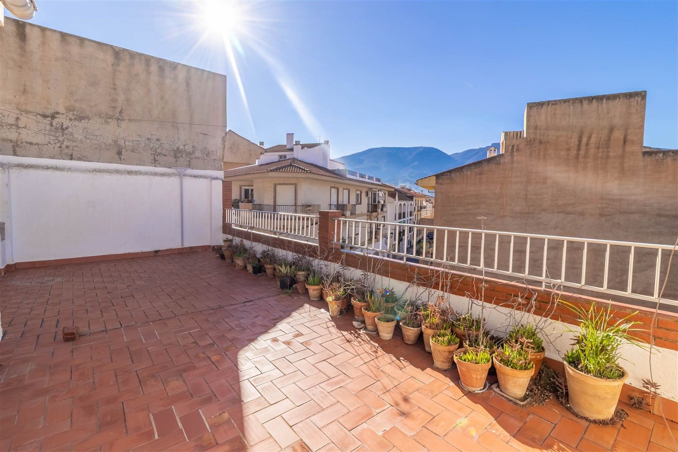 4 soveværelse Byhus til salg i Orgiva med garage - € 220.000 (Ref: 9618631)