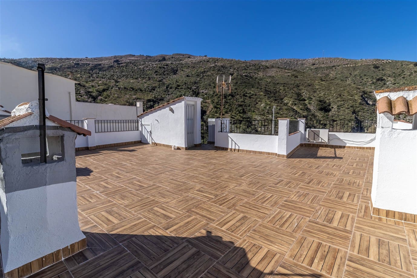 6 sypialnia Dom na sprzedaż w Torvizcon z garażem - 65 000 € (Ref: 9805674)