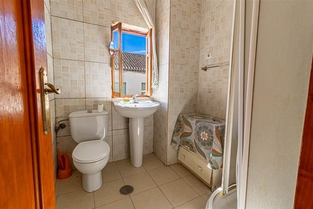 2 slaapkamer Appartement te koop in Orgiva - € 30.000 (Ref: 9805712)