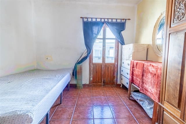 2 slaapkamer Appartement te koop in Orgiva - € 30.000 (Ref: 9805712)