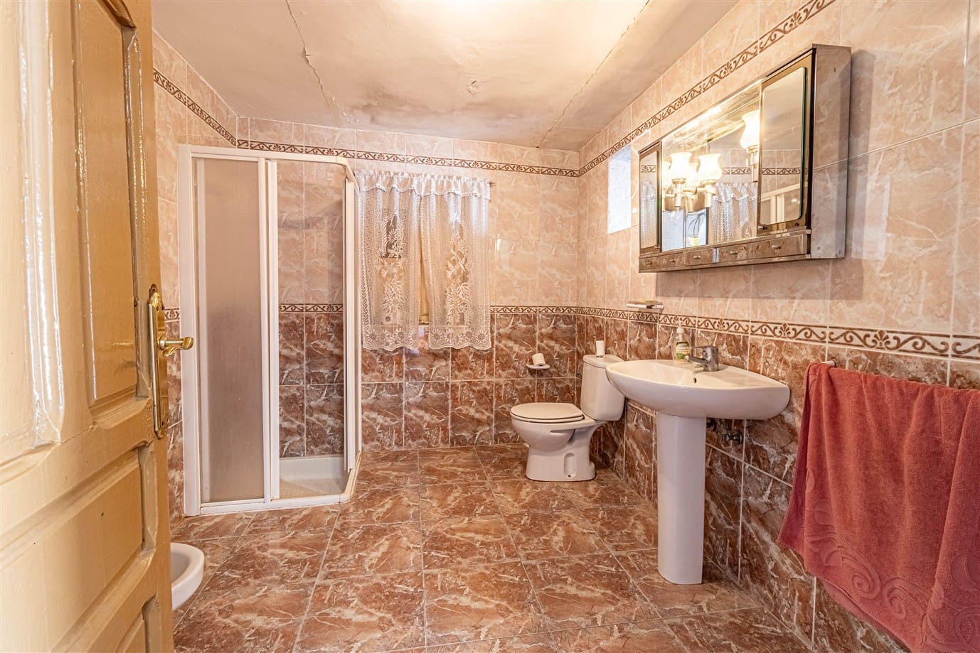 5 makuuhuone Omakotitalo myytävänä paikassa Orgiva - 140 000 € (Ref: 9805784)