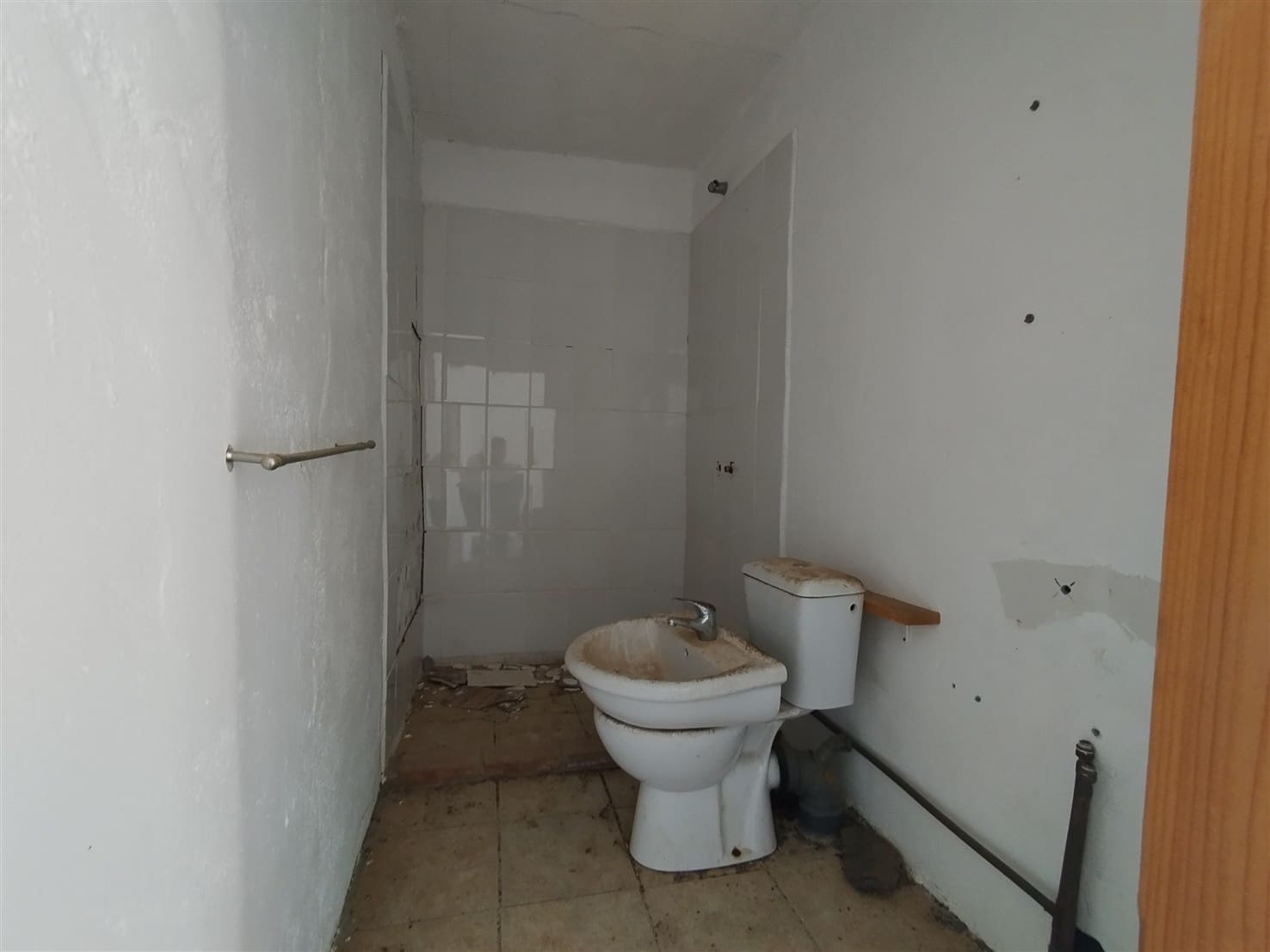 10 soveværelse Finca/Landehus til salg i Almegijar med garage - € 100.000 (Ref: 9805797)